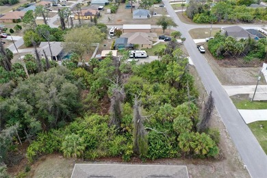 This property on Kenvil Dr is a 10,000 sqft (.23 acre) building on Bobcat Trail Golf Club in Florida - for sale on GolfHomes.com, golf home, golf lot
