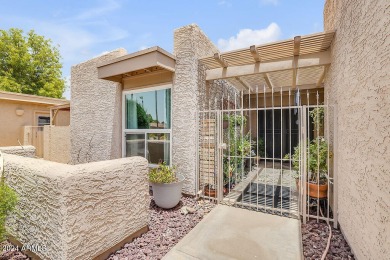 Popular Zuni model is bright, pristine and absolutely move-in on Cottonwood Country Club in Arizona - for sale on GolfHomes.com, golf home, golf lot