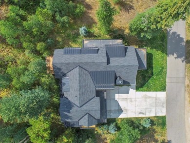 This 4-bedroom, 4-bath, 2,892 sq ft residence is a rare find in on Raven Golf Club At Three Peaks in Colorado - for sale on GolfHomes.com, golf home, golf lot