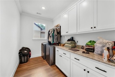 Charming home in Bella Vista, perfectly situated just minutes on Branchwood Golf Course in Arkansas - for sale on GolfHomes.com, golf home, golf lot