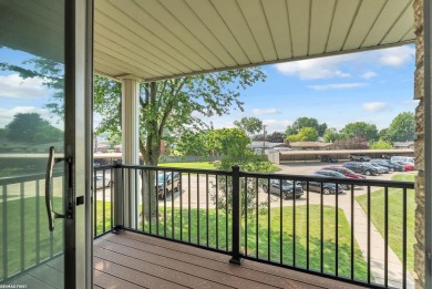 You don't want to miss out on this opportunity to enjoy easy on Maple Lane Golf Club in Michigan - for sale on GolfHomes.com, golf home, golf lot
