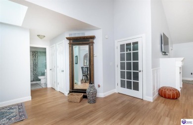 Discover comfort and style in this spacious 3-bedroom on Hillcrest Country Club in Kentucky - for sale on GolfHomes.com, golf home, golf lot