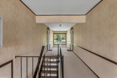 You don't want to miss out on this opportunity to enjoy easy on Maple Lane Golf Club in Michigan - for sale on GolfHomes.com, golf home, golf lot