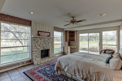 Welcome to this awesome townhouse sitting on Hole #9 Slick Rock on Slick Rock Golf Course - Horseshoe Bay in Texas - for sale on GolfHomes.com, golf home, golf lot