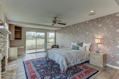 Welcome to this awesome townhouse sitting on Hole #9 Slick Rock on Slick Rock Golf Course - Horseshoe Bay in Texas - for sale on GolfHomes.com, golf home, golf lot