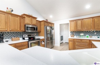 Discover comfort and style in this spacious 3-bedroom on Hillcrest Country Club in Kentucky - for sale on GolfHomes.com, golf home, golf lot