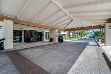 Spacious and well-maintained 2-bedroom, 2-bath condo offering on Jim McLean Signature Course in Florida - for sale on GolfHomes.com, golf home, golf lot