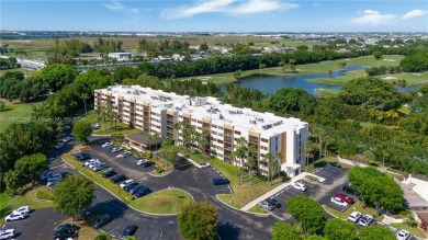 Spacious and well-maintained 2-bedroom, 2-bath condo offering on Jim McLean Signature Course in Florida - for sale on GolfHomes.com, golf home, golf lot