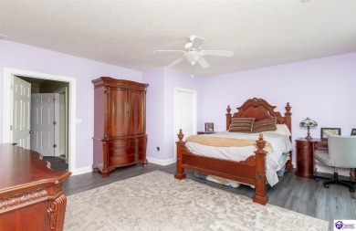 Discover comfort and style in this spacious 3-bedroom on Hillcrest Country Club in Kentucky - for sale on GolfHomes.com, golf home, golf lot