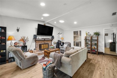 Move-in Ready! This stunning concrete block stucco home has so on Citrus Hills Golf Club in Florida - for sale on GolfHomes.com, golf home, golf lot