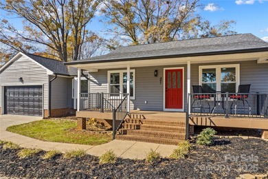 A Unique Ranch home with Panoramic Views of Lake Norman on Mallard Head Country Club in North Carolina - for sale on GolfHomes.com, golf home, golf lot