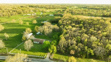 Wake Lane is located just outside of town in Willow Springs on Willow Springs Municipal Golf Course in Missouri - for sale on GolfHomes.com, golf home, golf lot