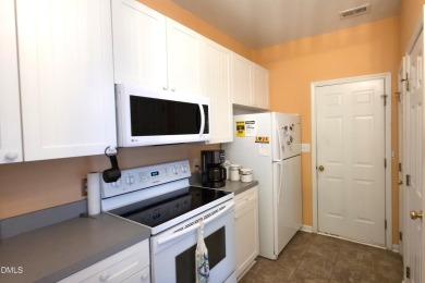 Sought after floorplan of 3 beds, 2.5 baths with a single car on Hedingham Golf and Athletic Club in North Carolina - for sale on GolfHomes.com, golf home, golf lot