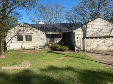 Great Opportunity to Own Near the Lake and Resort Area! This 3 on Indian Hills Country Club in Arkansas - for sale on GolfHomes.com, golf home, golf lot