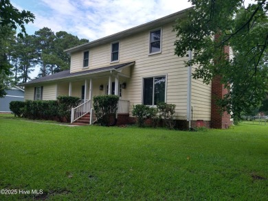 Spacious three bedroom with an additional bonus room on Rock Creek Country Club in North Carolina - for sale on GolfHomes.com, golf home, golf lot