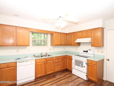 Beautiful 3-bedroom, 2-bath home in the heart of Fairfield Glade on Stonehenge Golf Course in Tennessee - for sale on GolfHomes.com, golf home, golf lot