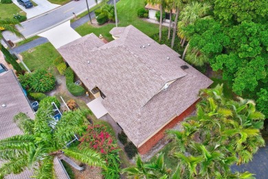 ***PRICE IMPROVEMENT!*** NEW ROOF - NEW A/C! Enjoy the good life on Eastpointe Country Club in Florida - for sale on GolfHomes.com, golf home, golf lot