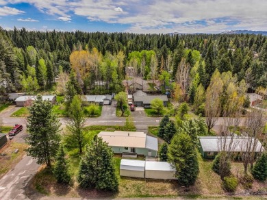 IDEAL MCCALL MOUNTAIN ESCAPE - PRIME VACATION RENTAL on McCall Municipal Golf Course in Idaho - for sale on GolfHomes.com, golf home, golf lot