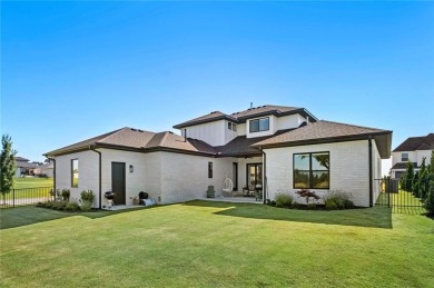 Elegant luxury meets thoughtful design in this executive home on Shadow Valley Country Club in Arkansas - for sale on GolfHomes.com, golf home, golf lot