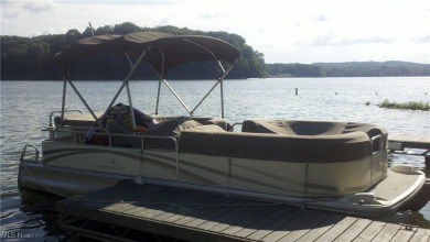 This spectacular Lake View Cabin is located in the Heart of on Pleasant Hill Golf Course in Ohio - for sale on GolfHomes.com, golf home, golf lot