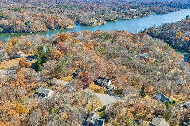 Adorable home in one of the FRIENDLIEST COMMUNITIES at SMITH on Copper Cove Golf Cub in Virginia - for sale on GolfHomes.com, golf home, golf lot