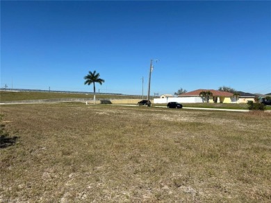 Welcome to the waterfront paradise of Cape Coral.
Situated in on Coral Oaks Golf Course in Florida - for sale on GolfHomes.com, golf home, golf lot