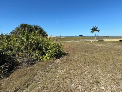 Welcome to the waterfront paradise of Cape Coral.
Situated in on Coral Oaks Golf Course in Florida - for sale on GolfHomes.com, golf home, golf lot