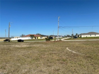 Welcome to the waterfront paradise of Cape Coral.
Situated in on Coral Oaks Golf Course in Florida - for sale on GolfHomes.com, golf home, golf lot