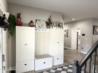 Welcome Home to this Spacious 2 story home featuring 4 bedrooms on Lakeside Golf Course in Tennessee - for sale on GolfHomes.com, golf home, golf lot