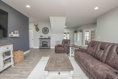 Welcome Home to this Spacious 2 story home featuring 4 bedrooms on Lakeside Golf Course in Tennessee - for sale on GolfHomes.com, golf home, golf lot