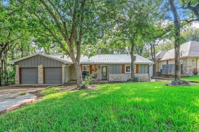 Your new home awaits! This cozy 2 bedroom, 2 bath home with a on De Cordova Bend Country Club in Texas - for sale on GolfHomes.com, golf home, golf lot