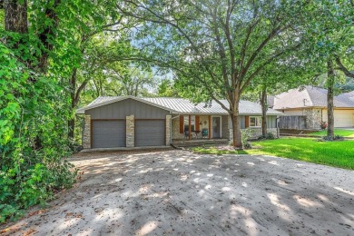 Your new home awaits! This cozy 2 bedroom, 2 bath home with a on De Cordova Bend Country Club in Texas - for sale on GolfHomes.com, golf home, golf lot