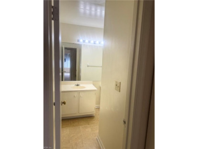 VERY NICE 1BR/1BA 2ND FLOOR CONDO IN THE HEART OF VB. NEAR on Kempsville Greens Municipal Golf Course in Virginia - for sale on GolfHomes.com, golf home, golf lot