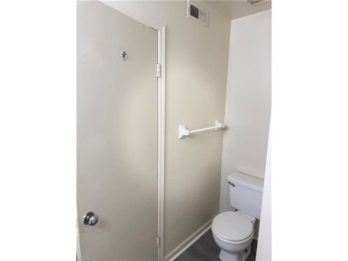 VERY NICE 1BR/1BA 2ND FLOOR CONDO IN THE HEART OF VB. NEAR on Kempsville Greens Municipal Golf Course in Virginia - for sale on GolfHomes.com, golf home, golf lot