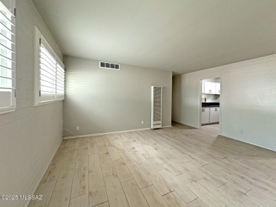 Move-in-ready ground-floor co-op in central Tucson! This 1BR/1BA on Randolph Park Golf Courses in Arizona - for sale on GolfHomes.com, golf home, golf lot