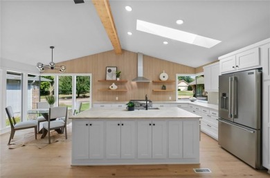 Completely remodeled and move in ready: 3 Lundy Lane offers on Bella Vista Country Club - Kingswood in Arkansas - for sale on GolfHomes.com, golf home, golf lot