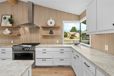 Completely remodeled and move in ready: 3 Lundy Lane offers on Bella Vista Country Club - Kingswood in Arkansas - for sale on GolfHomes.com, golf home, golf lot