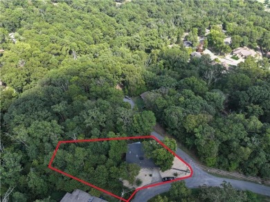 Stunning, move-in ready and walking distance from outdoor on Bella Vista Country Club and Golf Course in Arkansas - for sale on GolfHomes.com, golf home, golf lot