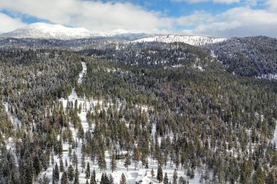 This .3 acre building lot sits perched above the beautiful Jug on Jug Mountain Ranch Golf Course in Idaho - for sale on GolfHomes.com, golf home, golf lot