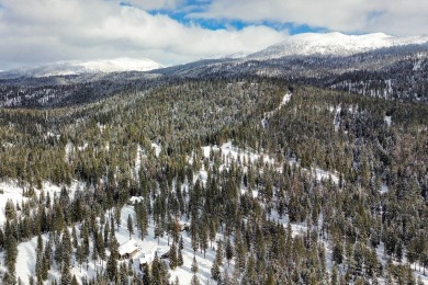 This .3 acre building lot sits perched above the beautiful Jug on Jug Mountain Ranch Golf Course in Idaho - for sale on GolfHomes.com, golf home, golf lot