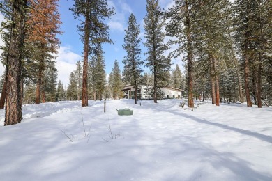 This .3 acre building lot sits perched above the beautiful Jug on Jug Mountain Ranch Golf Course in Idaho - for sale on GolfHomes.com, golf home, golf lot