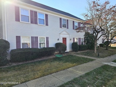 Newly renovated first floor condo with direct entry garage. The on Rossmoor Golf Club in New Jersey - for sale on GolfHomes.com, golf home, golf lot