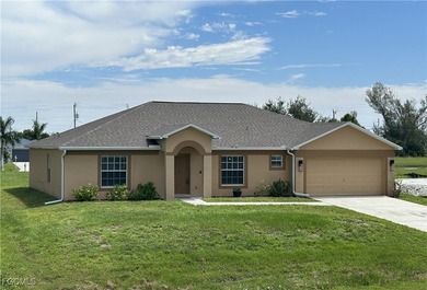 EVERYTHING you're looking for at a FANTASTIC price! *Nearly 2000 on Burnt Store Golf Club in Florida - for sale on GolfHomes.com, golf home, golf lot