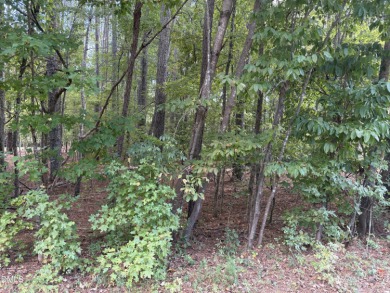 Beautiful building lot in the River Golf Course at Lake Royale. 
 on River Golf and Country Club at Lake Royale in North Carolina - for sale on GolfHomes.com, golf home, golf lot
