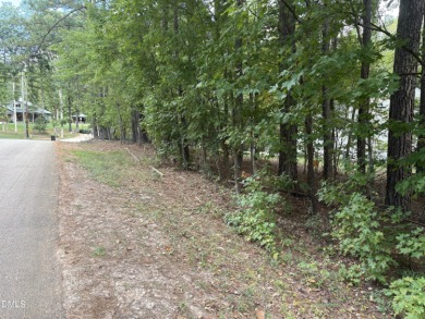 Beautiful building lot in the River Golf Course at Lake Royale. 
 on River Golf and Country Club at Lake Royale in North Carolina - for sale on GolfHomes.com, golf home, golf lot