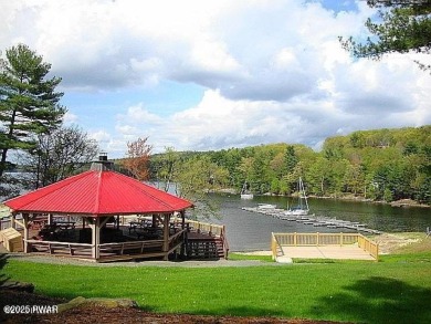 Tanglwood Lakes Community! This wooded lot is perfect for on Paupack Hills Golf and Country Club in Pennsylvania - for sale on GolfHomes.com, golf home, golf lot