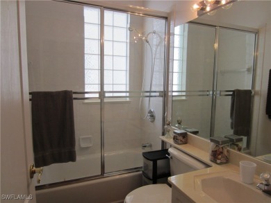 10,000 SELLER CONCESSIONS. BRING ALL OFFERS, SELLERS ARE VERY on Mirror Lakes Golf Club in Florida - for sale on GolfHomes.com, golf home, golf lot