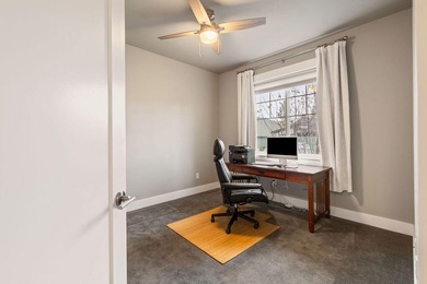 Rare, newer SINGLE LEVEL home backing to golf course in NW Bend on Bend Golf and Country Club in Oregon - for sale on GolfHomes.com, golf home, golf lot