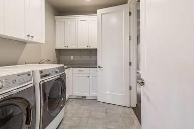 Rare, newer SINGLE LEVEL home backing to golf course in NW Bend on Bend Golf and Country Club in Oregon - for sale on GolfHomes.com, golf home, golf lot