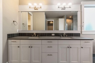 Rare, newer SINGLE LEVEL home backing to golf course in NW Bend on Bend Golf and Country Club in Oregon - for sale on GolfHomes.com, golf home, golf lot